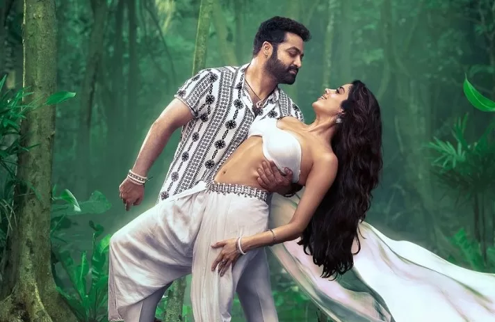 Jr NTR and Janhvi Kapoor Set Hearts Aflame with Devara’s Sensual Song Release! Details Inside!!